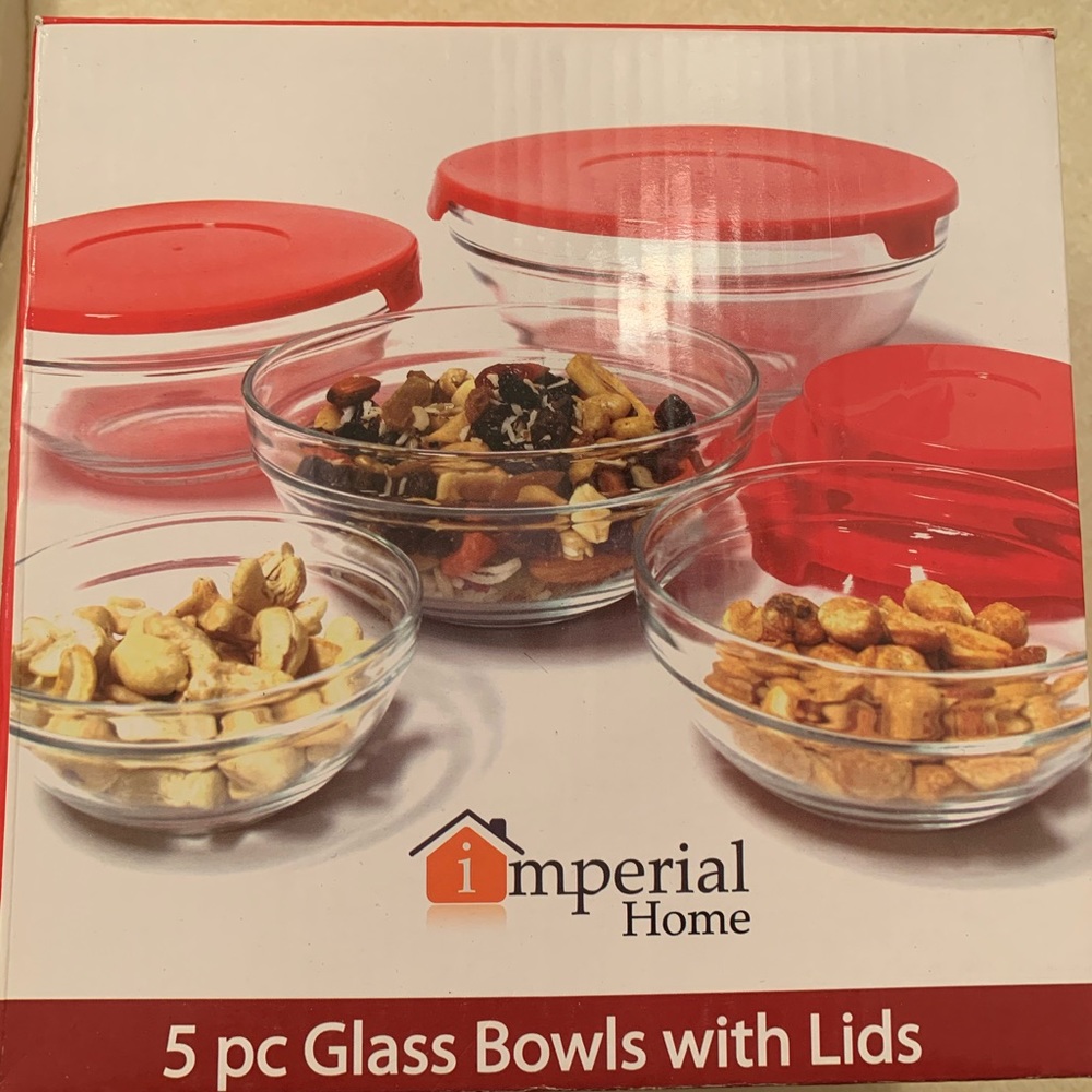 5 Glass bowls w/lids